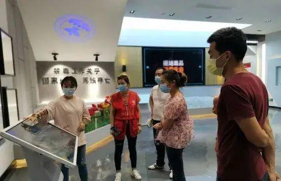 讓禁毒宣傳深入人心！鄂州社區(qū)組織參觀(guān)禁毒教育基地